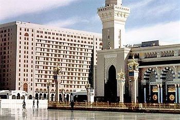 אל-מדינה Taiba Suites Madinah מראה חיצוני תמונה The Grand Mosque in Mecca