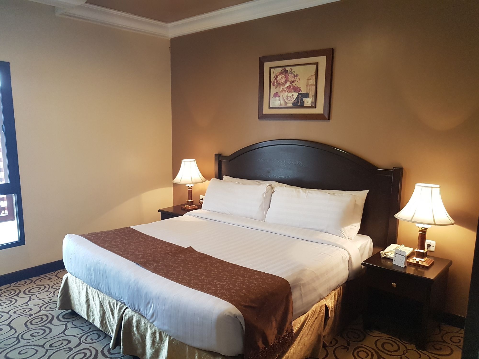 אל-מדינה Taiba Suites Madinah מראה חיצוני תמונה A bedroom at the hotel